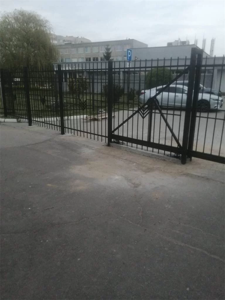 Сколько ворот в калининграде